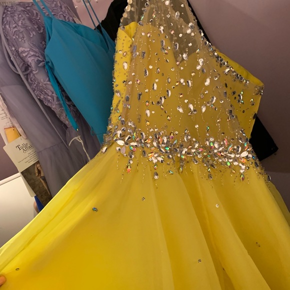 New with tags! Yellow one shoulder sequin dress🌼 - Picture 2 of 8